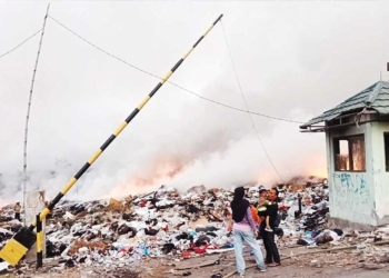 Titik Api Kebakaran TPA Kopi Luhur Cirebon Masih Menyala, Warga Waspada