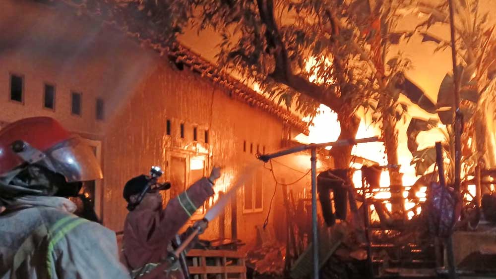 Foto: Kebakaran Di Cirebon - Suara Cirebon