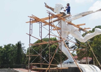 Alun-alun Taman Pataraksa, Bupati Cirebon Sebut Pengecatan Patung ATP Tak Kurangi Nilai Sejarah