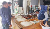 Isu Beras Plastik Bikin Resah, Polisi Turun ke Pasar di Cirebon