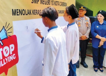 Pelajar SMPN 10 Kota Cirebon Deklarasi Tolak Bullying