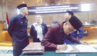 Dprd Kota Cirebon Sahkan Empat Raperda Jadi Perda