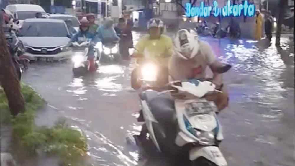 Musim Hujan Tiba, Waspada Banjir di Kota Cirebon