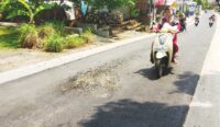Baru Diperbaiki, Jalan Poros Greged-Beber Cirebon Rusak Lagi