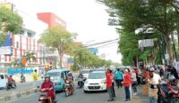 TKD Prabowo Gibran Kota Cirebon Bagi-bagi Susu