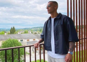 Bek Persib Alberto Rodriguez Muncul 2024 dengan Tampang Baru