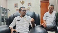 DLH Kabupaten Cirebon Desak Kontraktor Bangun Ulang Gapura Alun-alun Pataraksa