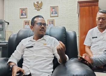 DLH Kabupaten Cirebon Desak Kontraktor Bangun Ulang Gapura Alun-alun Pataraksa
