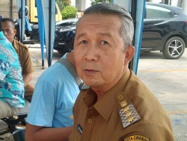 Pj Wali Kota Cirebon Sentil Kepala Dinas Etika Kerja