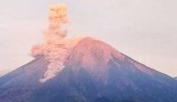 Terbesar, Erupsi Gunung Semeru Semburkan 400 Meter Abu Vulkanik