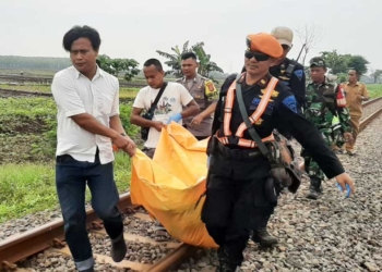 Wanita Tanpa Identitas Tewas Tersambar Kereta Api di Cirebon