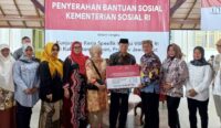 Bupati Imron Terima Bantuan untuk Korban Banjir di Cirebon Timur dari Kemensos dan BNPB