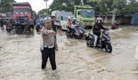 Jalur Pantura Terendam Banjir di Cirebon Timur, Ratusan Personel Diterjunkan ke Lokasi