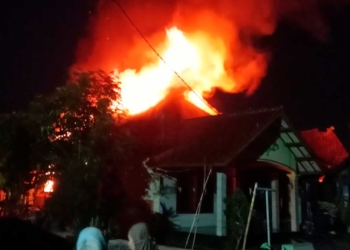 Kebakaran di Cirebon, Seisi Rumah Ludes, Motor Selamat