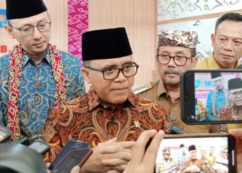Menpan RB Dorong Masyarakat Kabupaten Cirebon Bikin IKD, Tapi Bank dan Layanan Lainnya Masih Perlu e-KTP Fisik