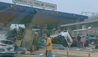 Polisi Selidiki Penyebab Kecelakaan Beruntun di Tol Halim Utama, 4 Orang Dilarikan ke Rumah Sakit
