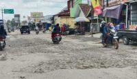 Jalan Rusak di Kabupaten Cirebon, Jalan Babakan - Pabuaran semakin Hancur