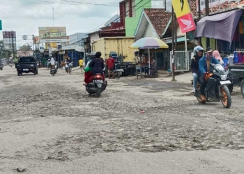 Jalan Rusak di Kabupaten Cirebon, Jalan Babakan - Pabuaran semakin Hancur