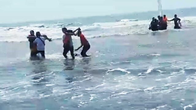 Bahaya, Pantai Cemara Indah Balongan Indamayu Ditutup Sementara Gegara 4 Warga Tenggelam