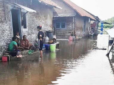 Banjir Rob Hantui Wilayah Pesisir Cirebon