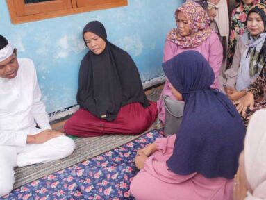 Kang Dedi Mulyadi Kunjungi Rumah Korban Tewas Pelajar SMK Lingga Kencana, Jadi Kuli Angkut demi Study Tour