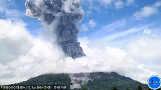 Usai Gunung Ruang, Kini Status Gunung Ibu Naik ke Level Awas, Ribuan Warga Halmahera Barat Maluku Diungsikan