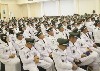 Bupati Cirebon Imron Perpanjang Jabatan Kuwu, SK Penetapan Diserahkan ke 406 Kuwu