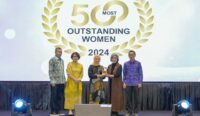 Direktur Komersial dan UMKM Bank bjb Nancy Adistyasari Raih Penghargaan Most Outstanding Women 2024