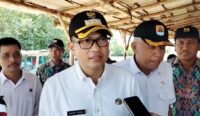 Pj Bupati Cirebon Wahyu Mijaya Tegaskan Pendangkalan Sungai Penyebab Banjir Rob di Ambulu