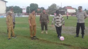 Mantan Bupati Cirebon Imron Buka Kuwu Cup se-Ciayumajakuning
