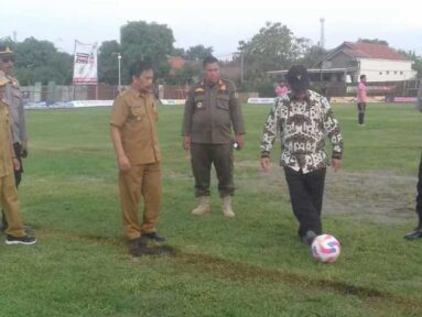 Mantan Bupati Cirebon Imron Buka Kuwu Cup se-Ciayumajakuning