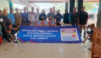 Mantan Wabup Cirebon Ayu Berikan Bantuan Sembako untuk Korban Banjir di Jagapura