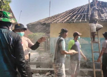 Masyarakat Terlibat Aktif di TMMD Desa Kubang Cirebon