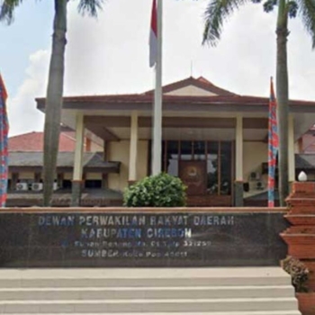 Dilantik, Rudiana dan Darusa Jadi Pimpinan Sementara DPRD Kabupaten Cirebon