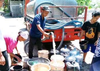 Pj Bupati Cirebon Wahyu Mijaya Komitmen Bantuan Air Bersih Terdistribusi Merata