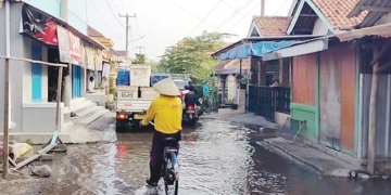 Banjir Rob Setinggi 30 Centimeter Terjang Pesisir Kota Indramayu