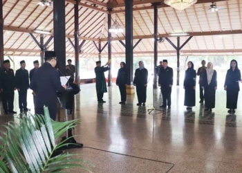 Pj Bupati Cirebon Lanitk Enam Pejabat Fungsional, Salah Satunya Arsiparis Utama, Pertama di Kabupaten Cirebon