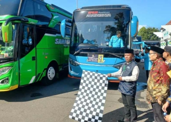 Bupati Cirebon Imron Doakan Calhaj Jadi Haji Mabrur