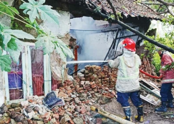 Kebakaran di Cirebon, Rumah Dihuni ODGJ Dilalap Api