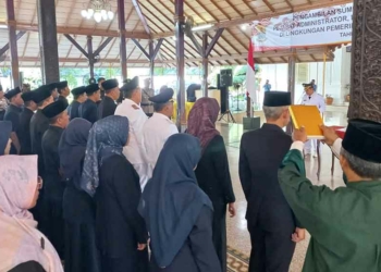 Bupati Cirebon Lantik 65 Pejabat