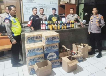 Polsek Gempol Cirebon Sita Ratusan Botol Miras