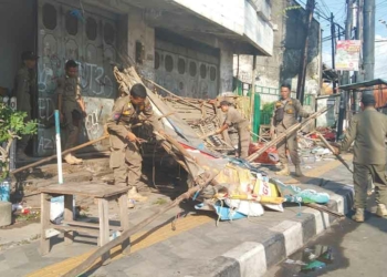 PKL Protes Penertiban Satpol PP Kabupaten Cirebon, Kenapa Cuma Sisi Kiri Jalan?