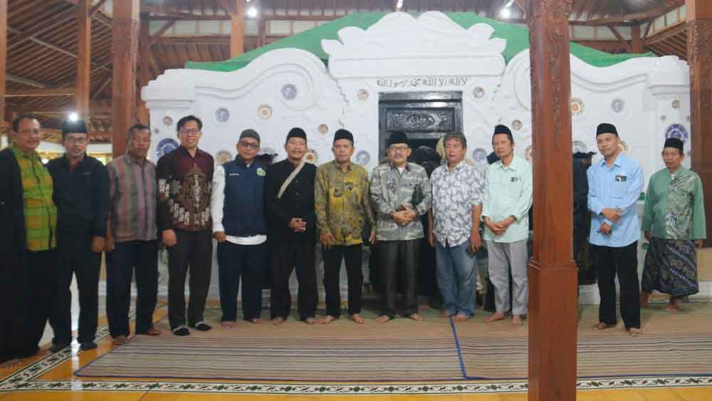 Peringati Dies Natalis ke-60, UIN Siber Cirebon Ziarah ke Makbaroh Syekh Nurjati