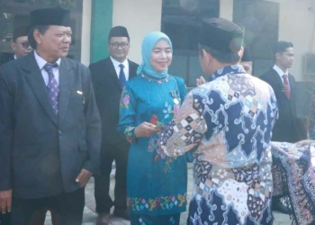 HUT ke-80 RI, Rektor UIN Siber Cirebon Sematkan Satyalancana Karya Satya bagi 10 Dosen dan Tendik