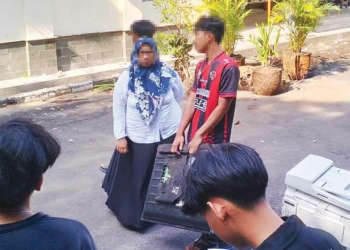 Hasil Jarahan di Gedung DPRD Kabupaten Cirebon Berbondong-bondong Dikembalikan