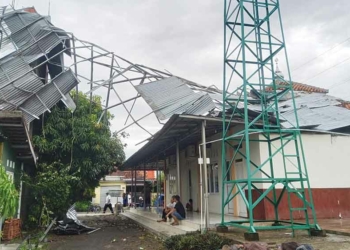 Angin Puting Beliung di Cirebon Terjang Perumahan Pondok Mutiara