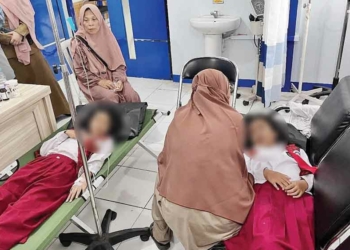 20 Murid Diduga Keracunan MBG di Cirebon, Mual dan Muntah Usai Santap Menu Soto dari SPPG