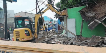 64 Rumah dan Warung di Palimanan Cirebon Dibongkar, Ganggu Irigasi dan Berpotensi Menyebabkan Bencana Banjir