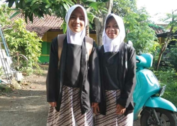 Seragam Baju Adat Mulai Diberlakukan di SDN 1 Prajawinangun Kulon Cirebon