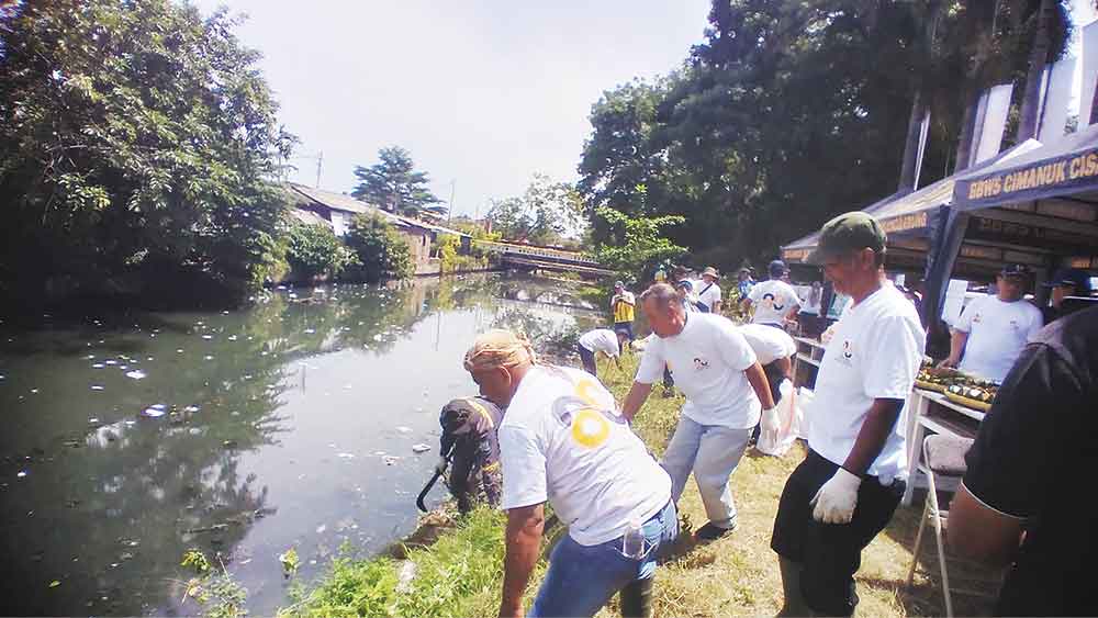 Sungai Sukalila Cirebon Mulai Dibersihkan, Langkah Awal Sebelum Penertiban